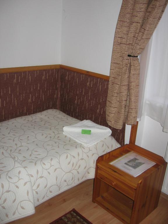 Hotel Mater Salvatoris House Gödöllő Zimmer foto